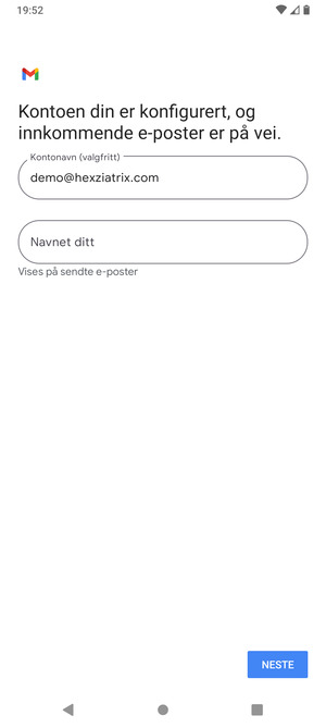 Gi kontoen din et navn, og skriv inn navnet ditt. Velg NESTE