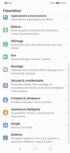 Faites défiler et sélectionnez Sécurité et localisation / Sécurité & confidentialité