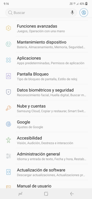 Desplácese y seleccione Nube y cuentas