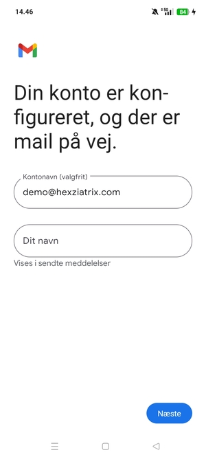 Giv din konto et navn og indtast dit navn. Vælg Næste