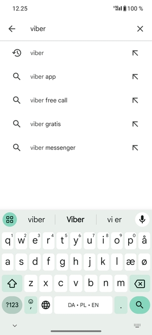 Indtast navnet på appen og vælg Søg