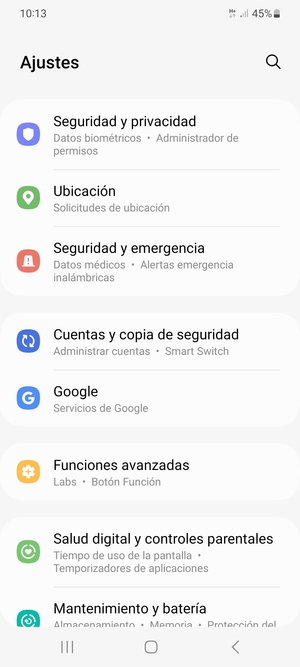 Desplácese y seleccione Cuentas y copia de seguridad