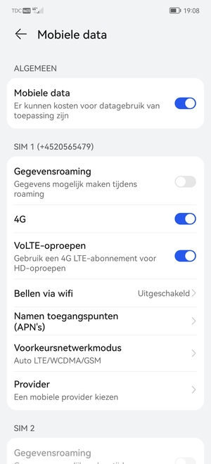 Scroll naar SIM 1 of SIM 2 en selecteer Namen toegangspunten (APNs)