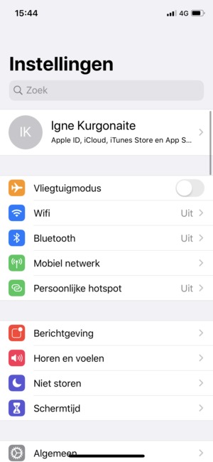 Selecteer Apple ID, iCloud, iTunes en App S...