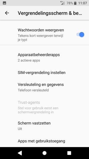 Om de pin voor de simkaart te wijzigen, keert u terug naar het menu Vergrendelingsscherm & beveiliging en scrollt u naar en selecteert SIM-vergrendeling instellen