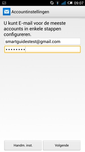 Voer uw Gmail of Hotmail adres en Wachtwoord in. Selecteer Volgende