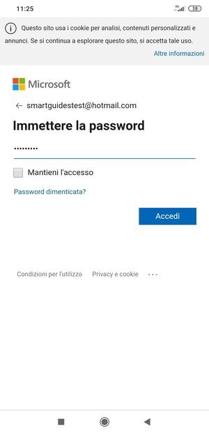 Inserisci la tua password di Hotmail e seleziona Accedi