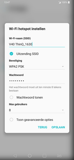 Voer een wachtwoord van een WiFi-hotspot in van ten minste 8 tekens en selecteer OPSLAAN