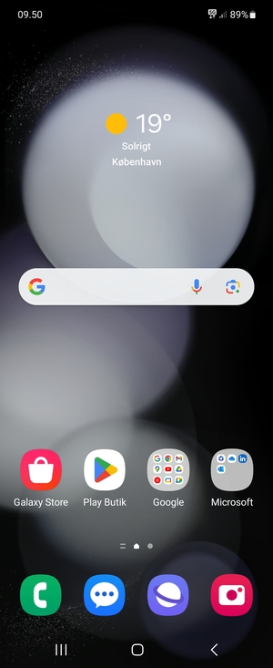 For at lukke alle åbne apps, vælg Seneste apps-knappen