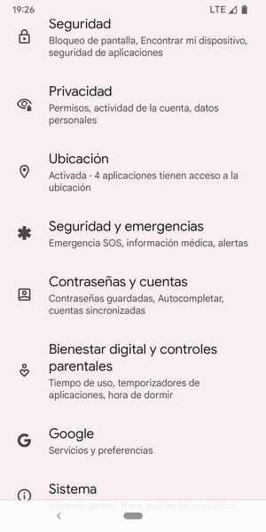 Desplácese y seleccione Contraseñas y cuentas