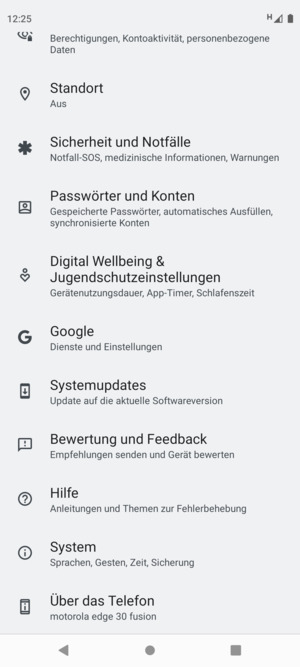 Scrollen Sie und wählen Sie Systemupdates