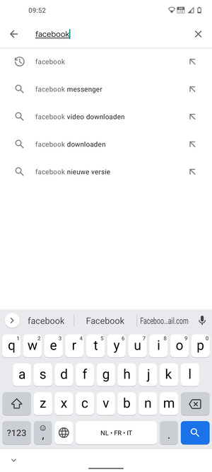 Voer de app-naam in en selecteer Zoeken
