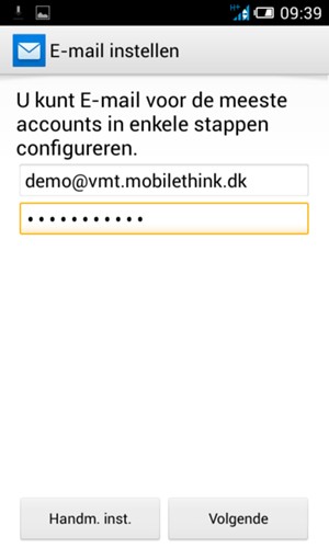 Voer uw E-mailadres en Wachtwoord in. Selecteer Volgende