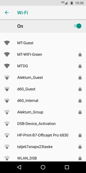 Seleziona la rete wireless a cui desideri connetterti
