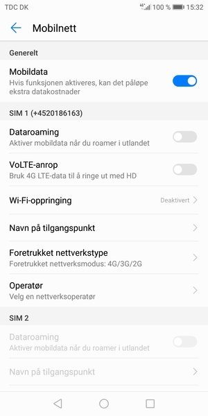 Bla til SIM 1 eller SIM 2 og velg Navn på tilgangspunkt