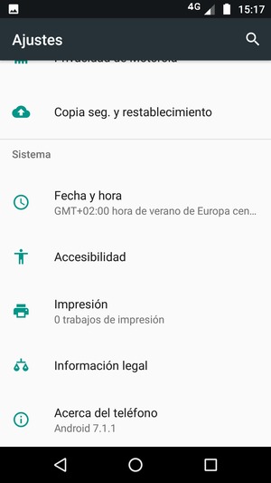 Desplácese y seleccione Acerca del teléfono