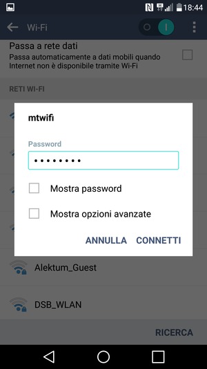 Inserisci la password del Wi-Fi e seleziona CONNETTI