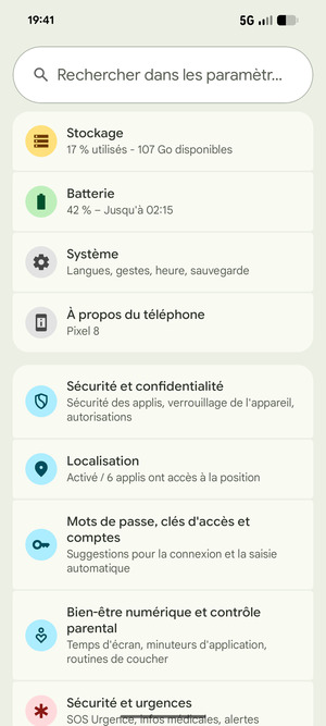 Faites défiler et sélectionnez Sécurité et confidentialité