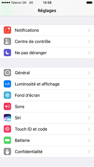 Faites défiler vers le bas et sélectionnez Touch ID et code