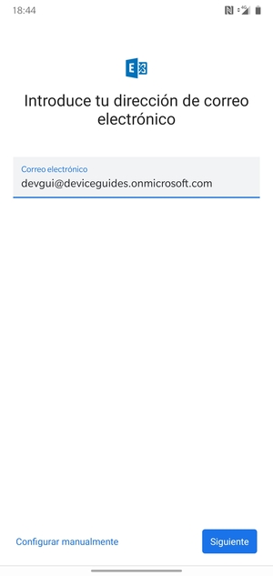 Introduzca su Dirección de correo electrónico y seleccione Configurar manualmente