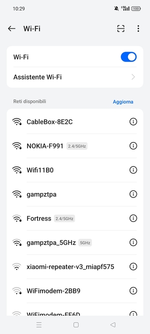 Seleziona la rete wireless a cui desideri connetterti