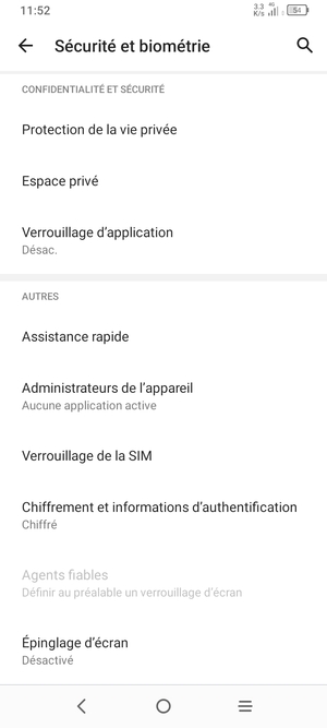 Faites défiler et sélectionnez Verrouillage de la SIM