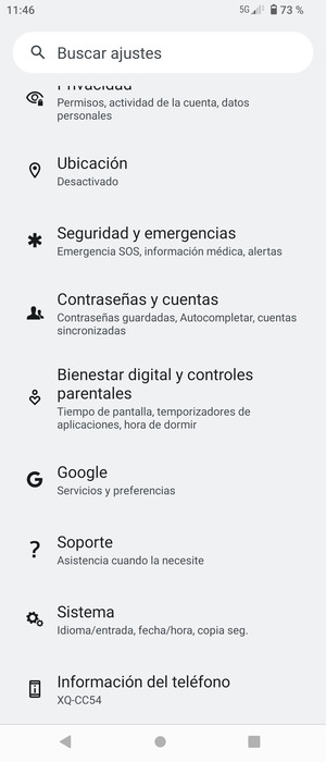 Desplácese y seleccione Contraseñas y cuentas