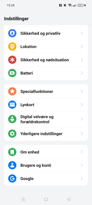 Scroll til og vælg Brugere og konti