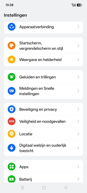 Scroll naar en selecteer Beveiliging en privacy