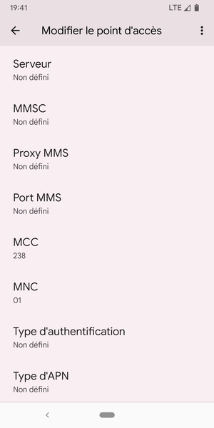 Faites défiler vers le bas et saisissez les informations Internet