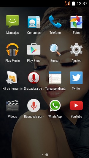 Desplácese y seleccione Ajustes