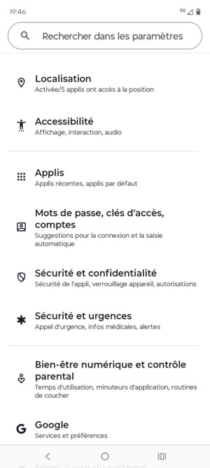 Faites défiler et sélectionnez Mots de passe, clés d'accès, comptes