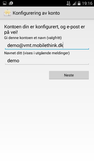 Gi kontoen din et navn, og skriv inn navnet ditt. Velg Neste