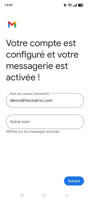 Donnez un nom à votre compte et saisissez votre nom. Sélectionnez Suivant