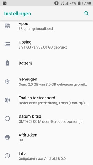 Scroll naar en selecteer Info