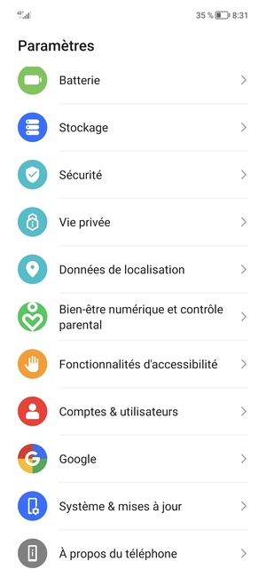 Faites défiler et sélectionnez Comptes & utilisateurs