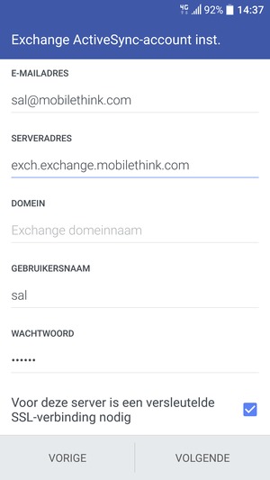 Voer Exchange serveradres en Gebruikersnaam in. Selecteer VOLGENDE