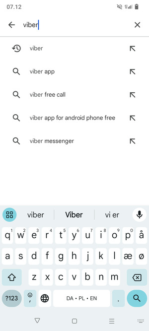 Indtast navnet på appen og vælg Søg