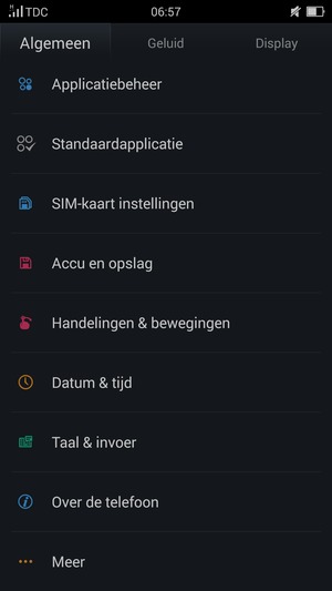 Scroll naar en selecteer Over de telefoon