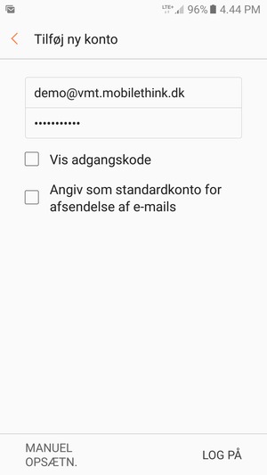 Indtast din e-mailadresse og adgangskode. Vælg LOG PÅ