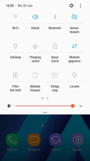 Selecteer de v knop