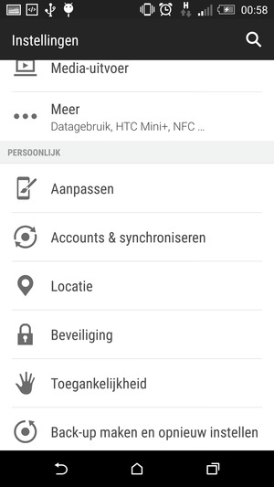 Scroll naar en selecteer Accounts & synchroniseren