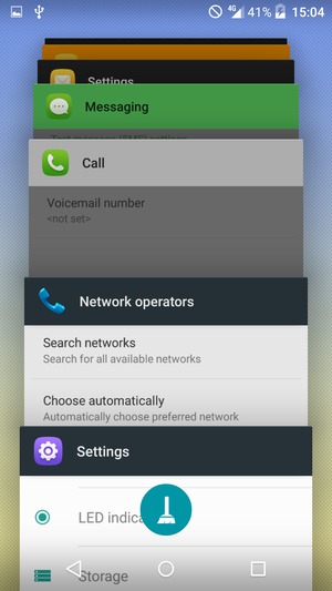 Select the Delete icon to close all running apps