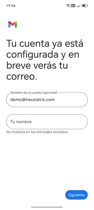 Déle a su cuenta un nombre y escriba su nombre. Seleccione Siguiente