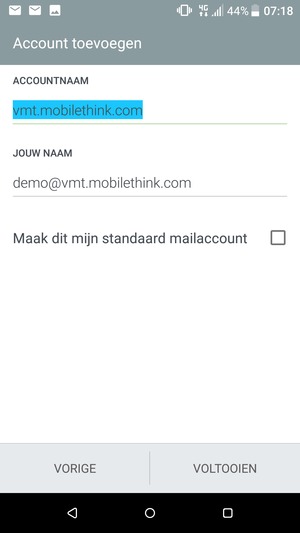 Geef uw account een naam en voer uw naam in. Selecteer VOLTOOIEN