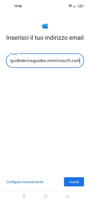 Inserisci il tuo indirizzo email e seleziona Configura manualmente