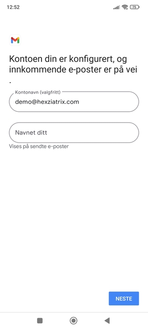 Gi kontoen din et navn, og skriv inn navnet ditt. Velg NESTE