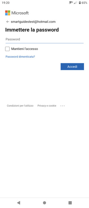 Inserisci la tua password di Hotmail e seleziona Accedi