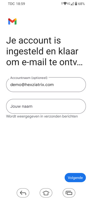 Geef uw account een naam en voer uw naam in. Selecteer Volgende