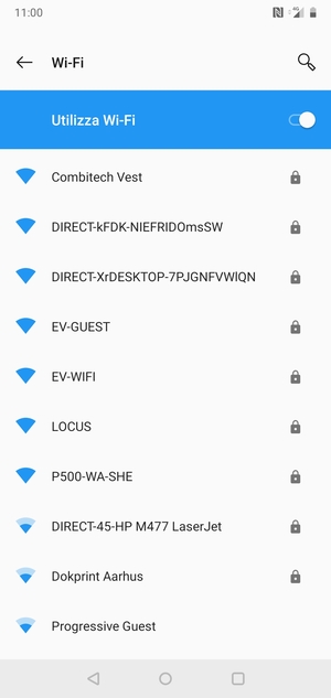 Seleziona la rete wireless a cui desideri connetterti